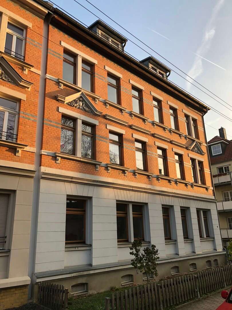 Vermitteltes Mehrfamilienhaus in der Pestalozzistraße in Leipzig