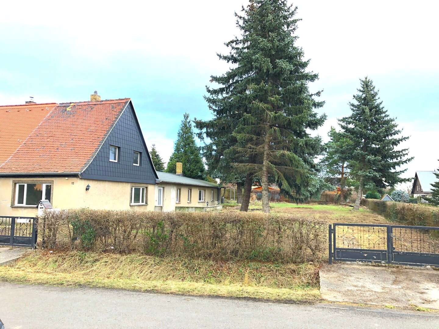 Weiteres Grundstück vor der Projektentwicklung